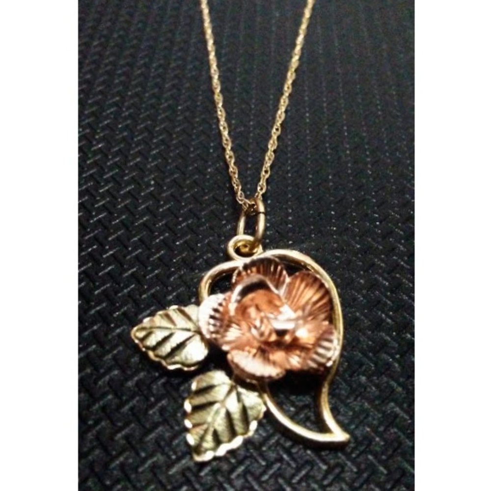 10k Tri Color Solid Gold Flower Necklace 19.5"